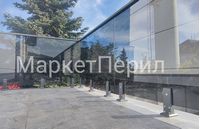 Стеклянные ограждения министойках
